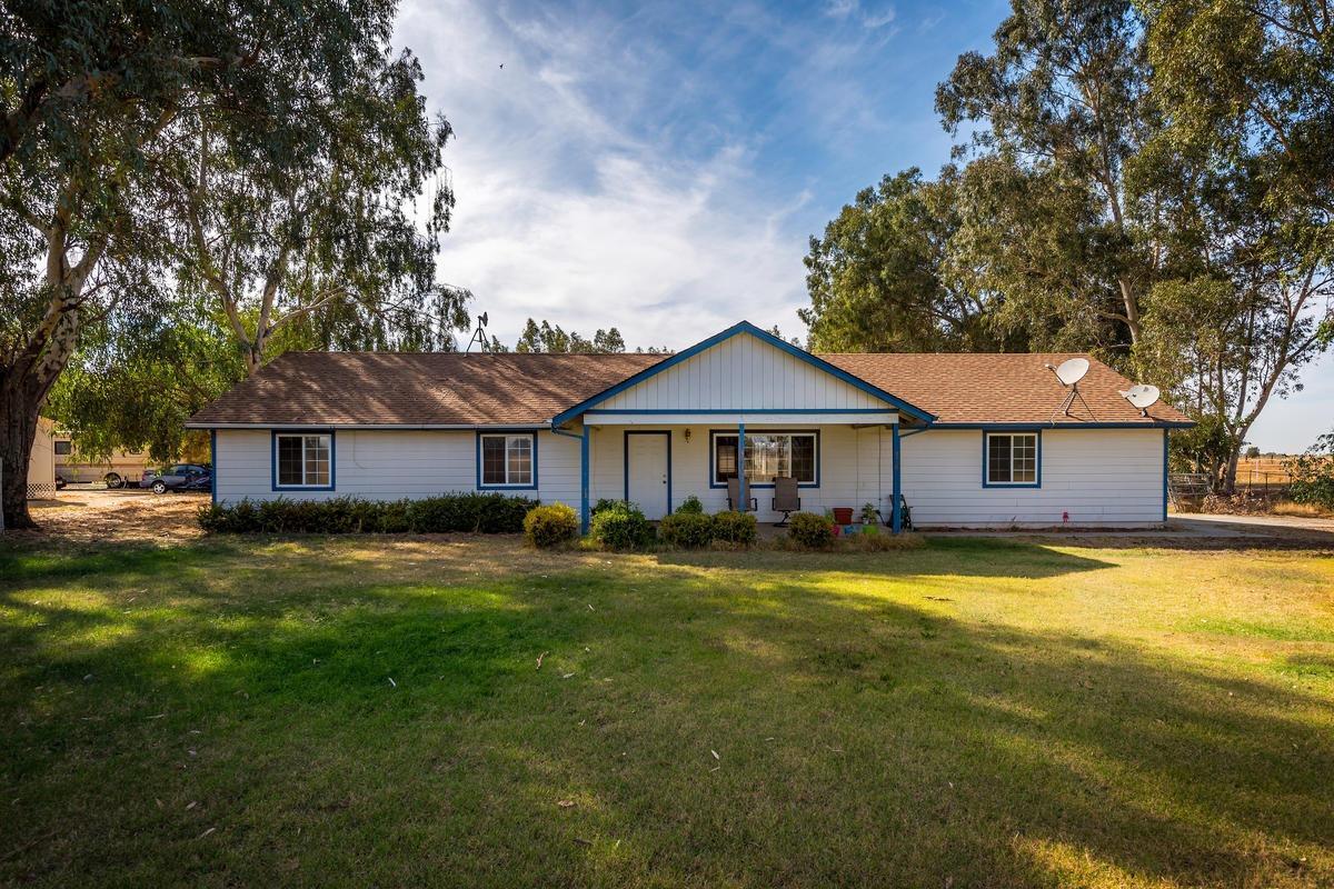 850 Dowd - Photo 1