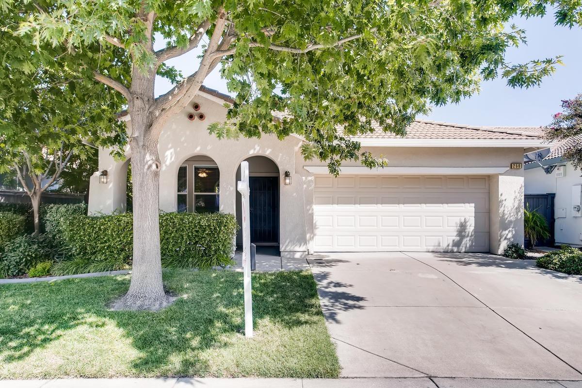 250 Pelican Bay Circle - Photo 1