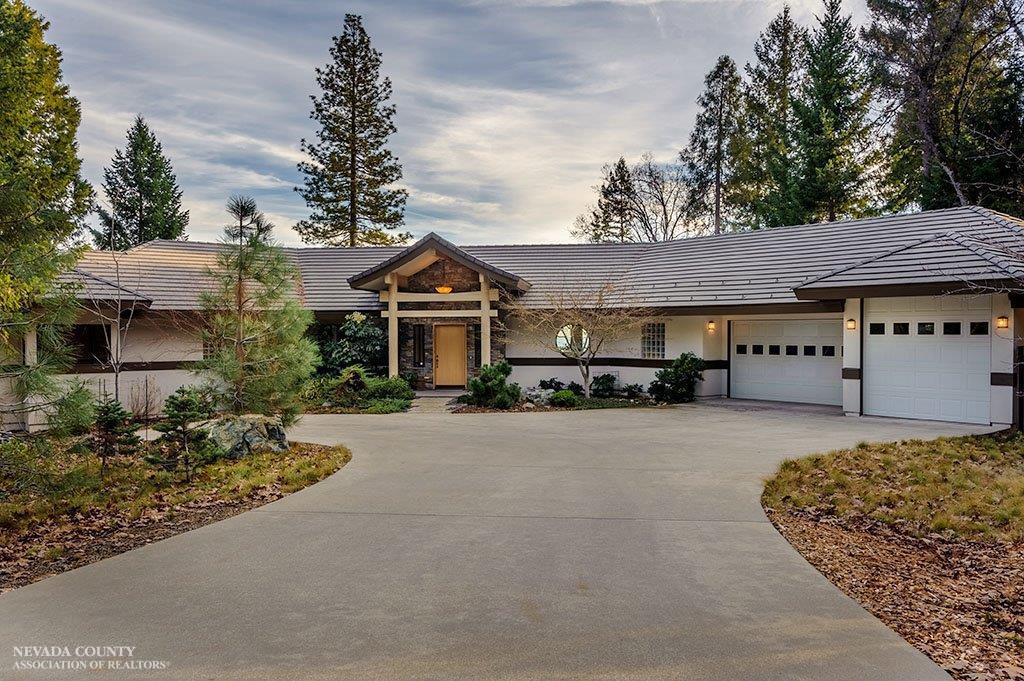 13653 Pegasus Place - Photo 1