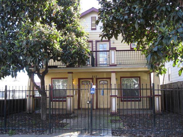 317 15th Street - Photo 1