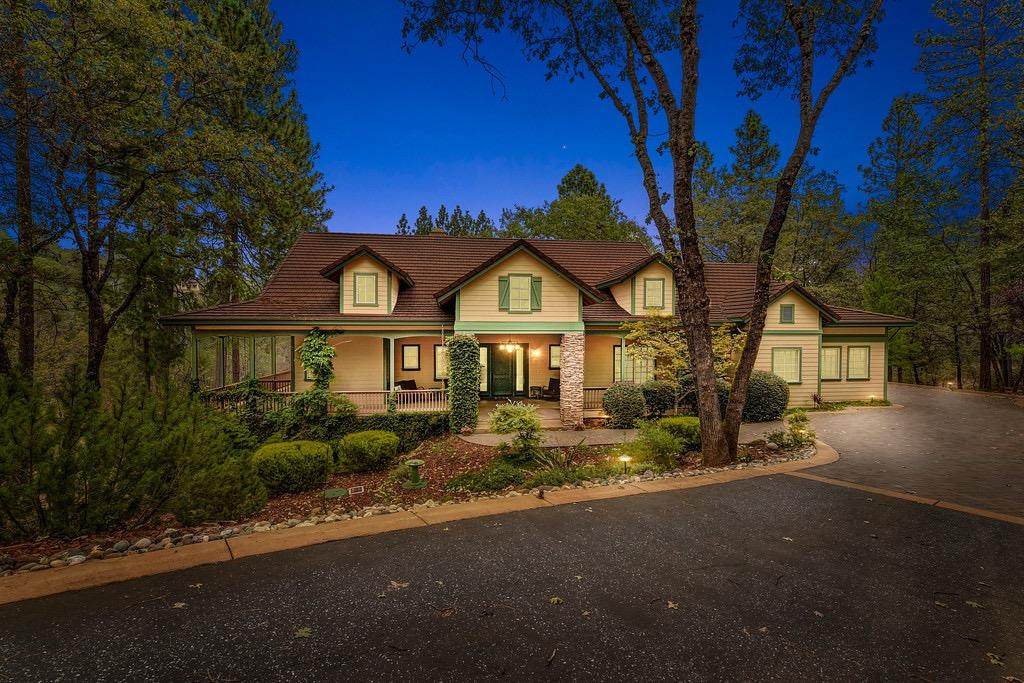 1384 Shady Tree Lane - Photo 1