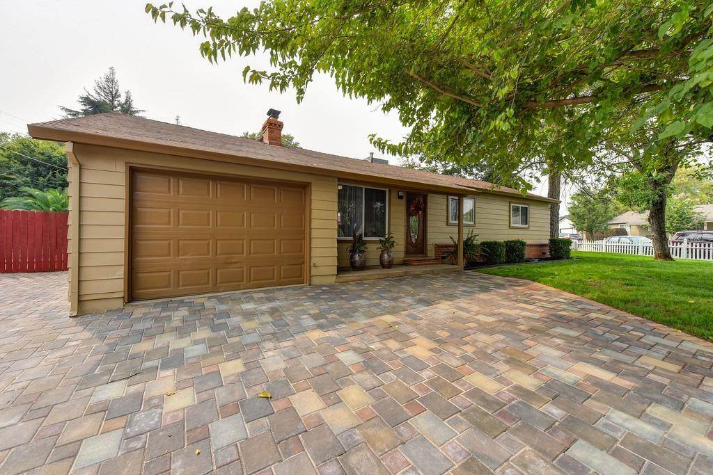 1921 Walnut Avenue - Photo 1