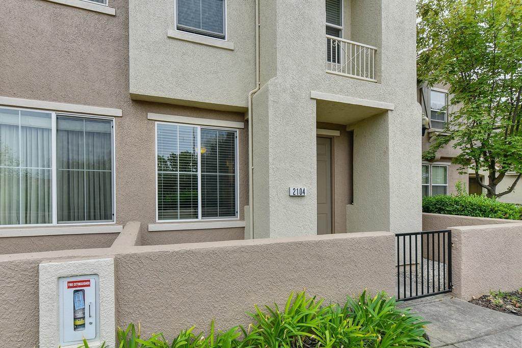2104 Esplanade Circle - Photo 1