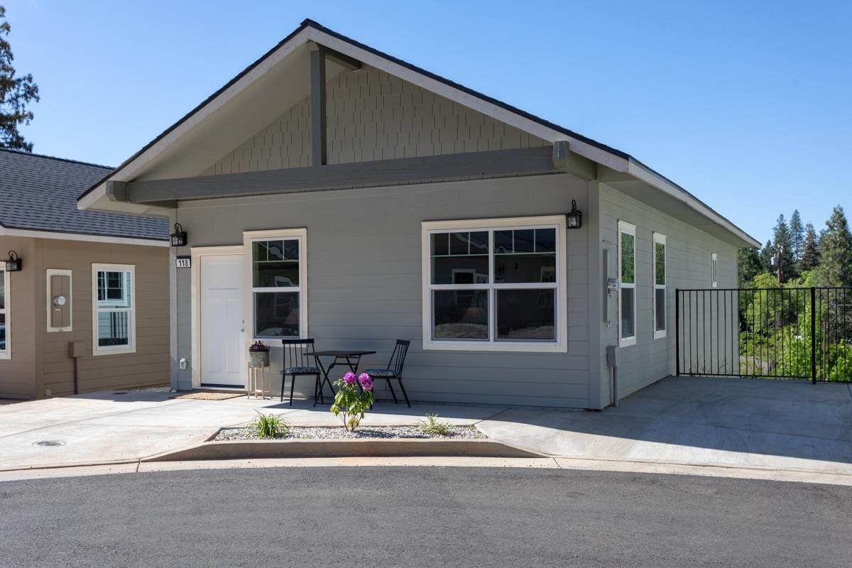 104 Shadow Wood Place - Photo 1