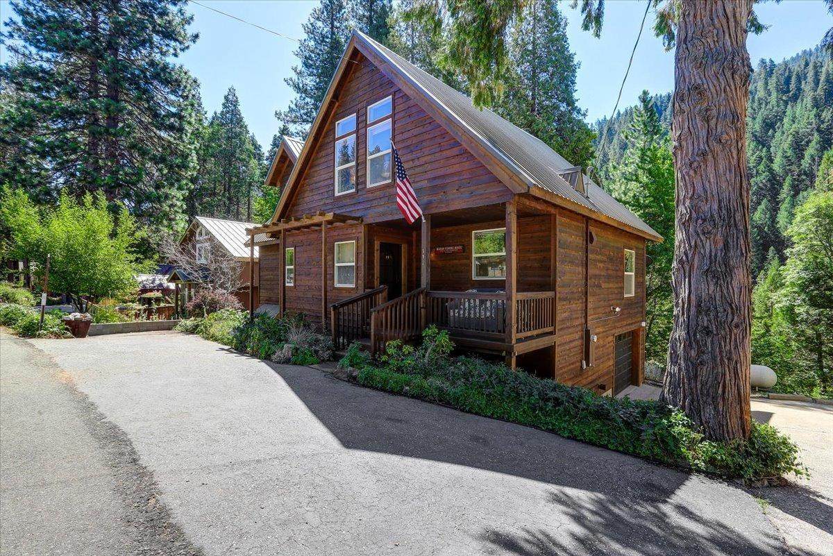 112 Main Street - Photo 1
