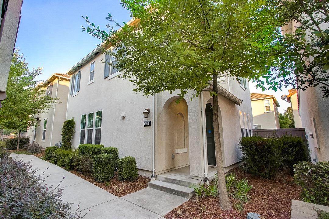 105 Talmont Circle - Photo 1