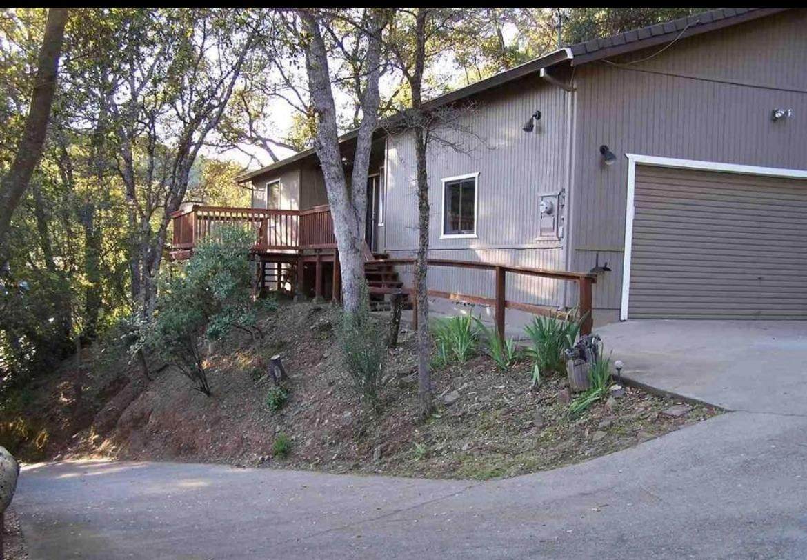 422 Alpine Lane - Photo 1