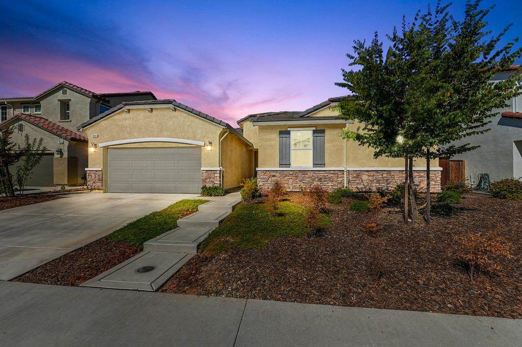 7048 Castle Rock Way - Photo 1