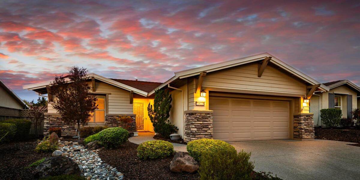 2922 Coopers Hawk Loop - Photo 1