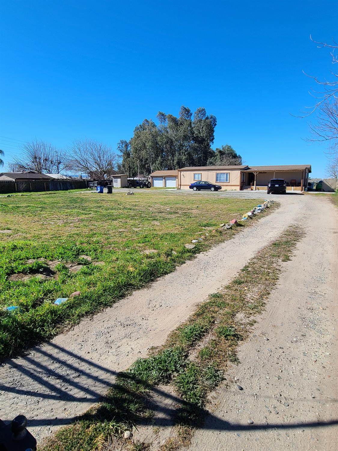 437 Airport Way - Photo 1