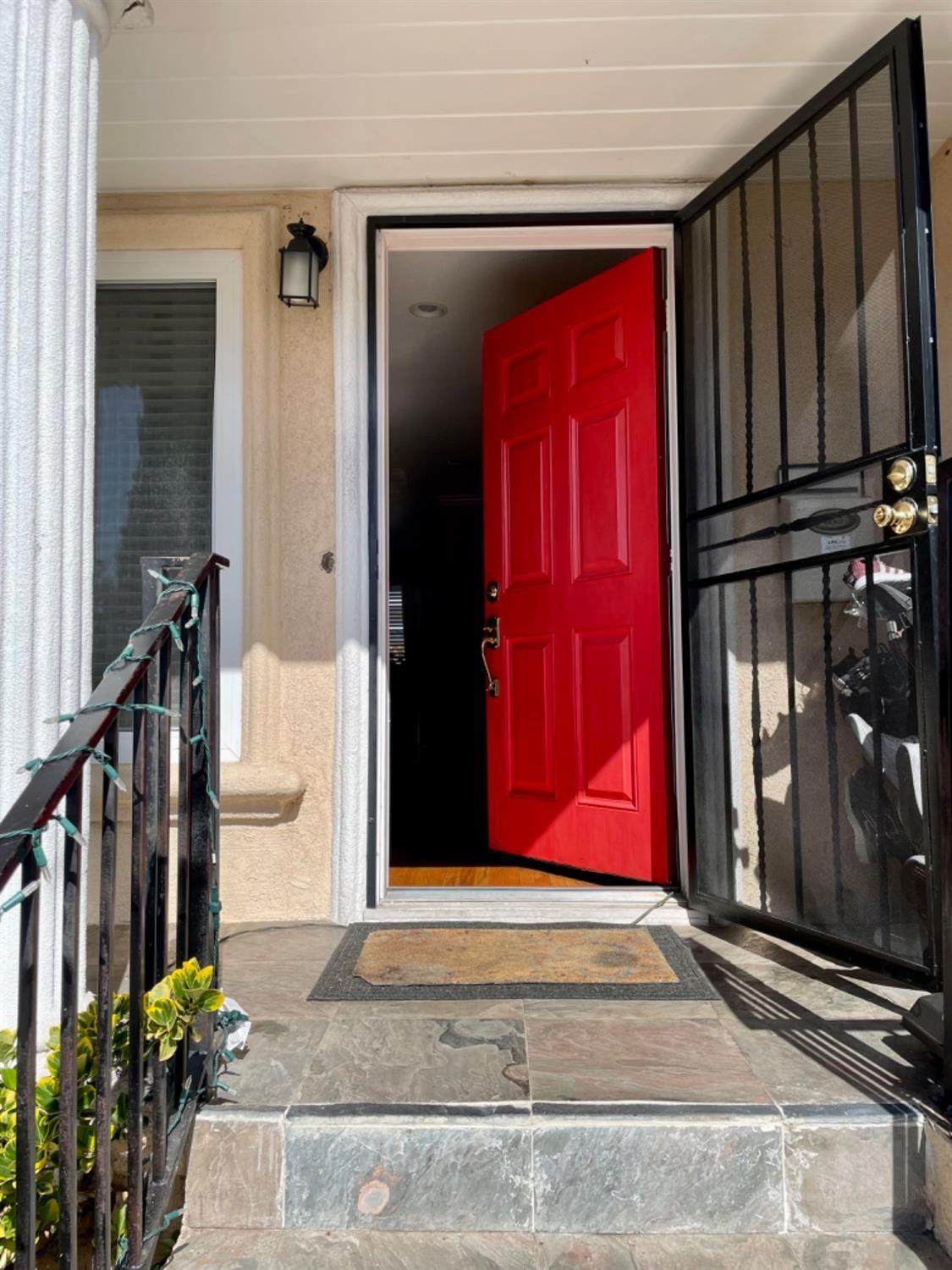 984 Major Avenue - Photo 1