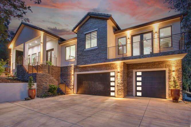 720 Deerbrooke Trail - Photo 1