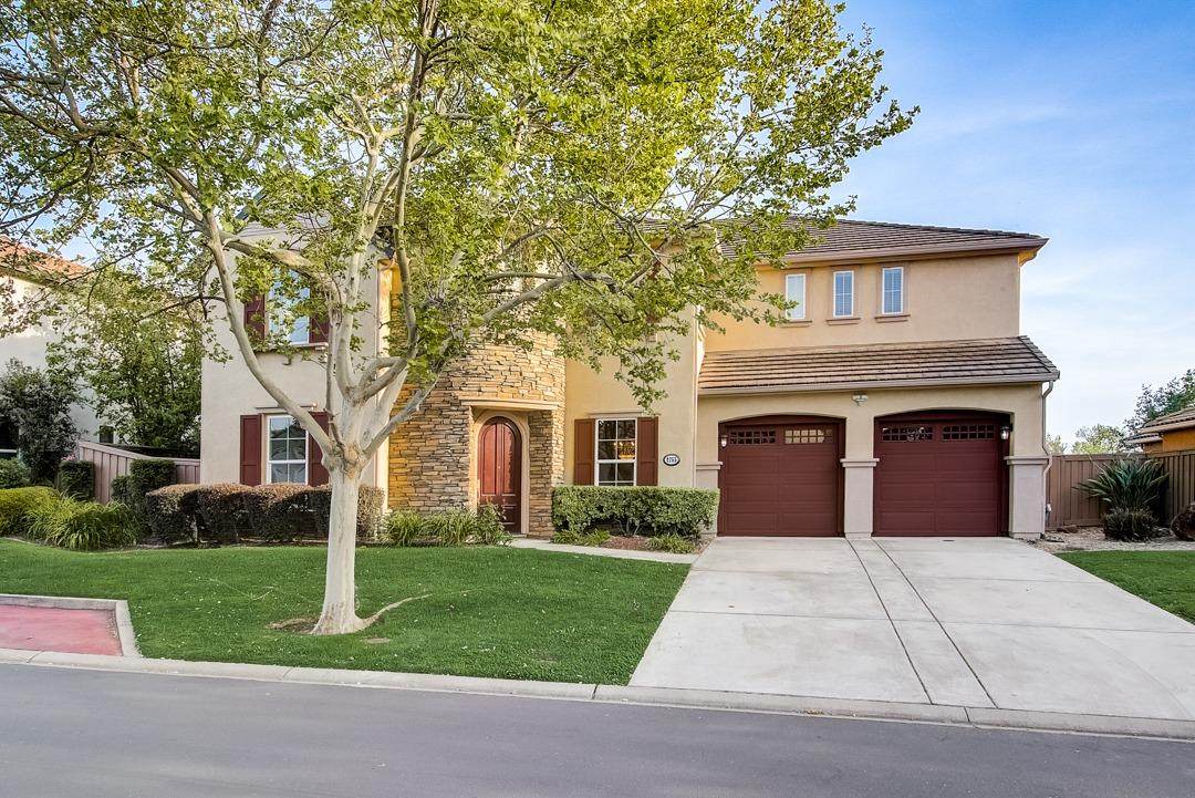 9255 Pinehurst Drive - Photo 1
