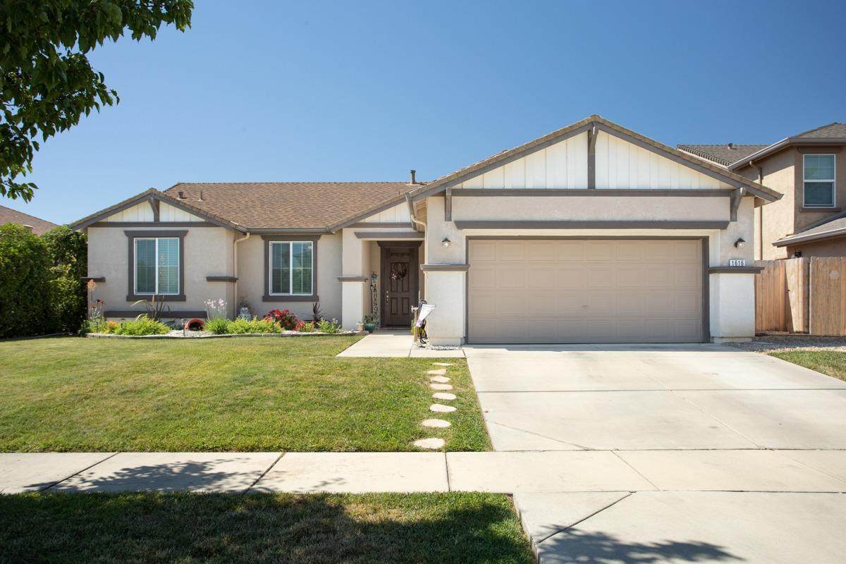 1616 Chateau Drive - Photo 1