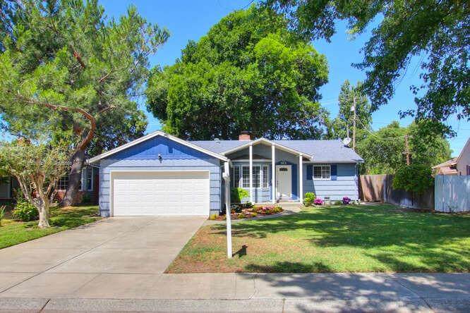 723 11th Street - Photo 1