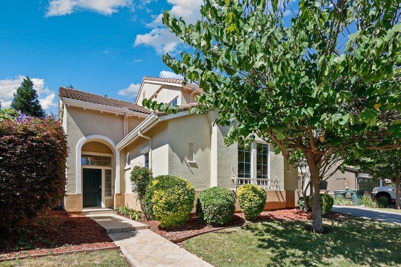 1327 Crystal Hollow Court - Photo 1