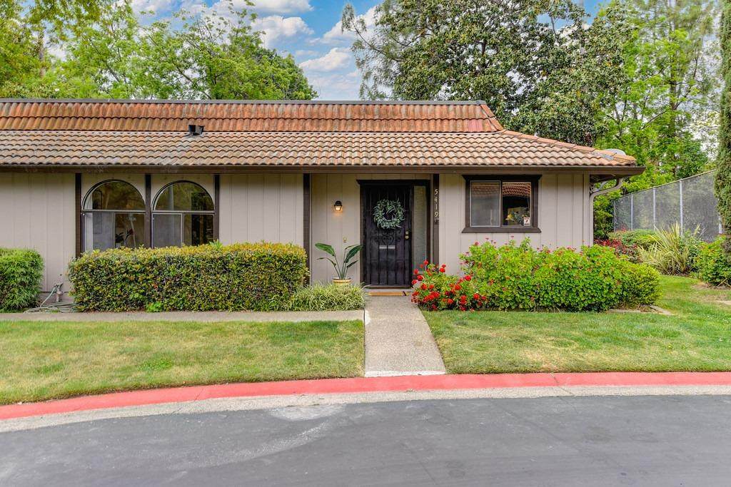 5419 Vin Rose Court - Photo 1