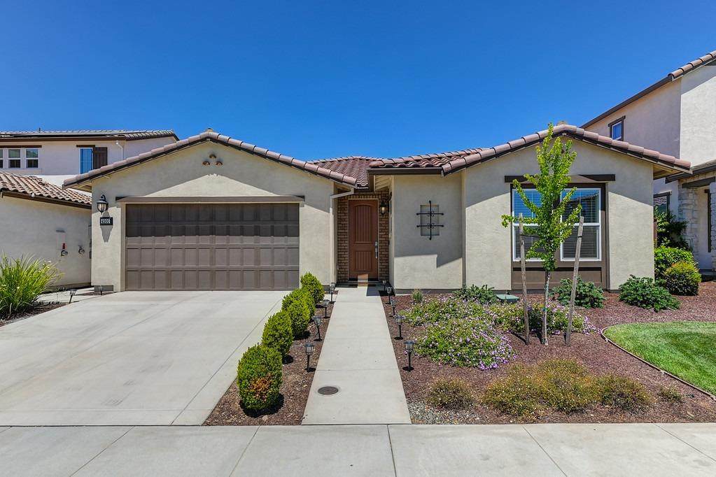 4500 Hummingbird Circle - Photo 1