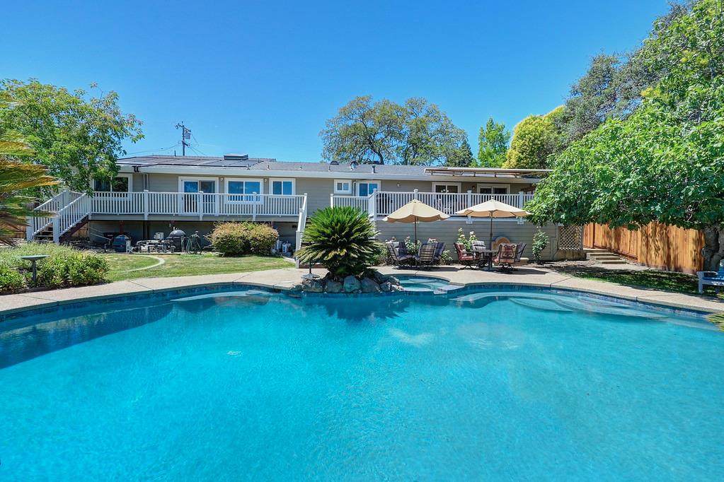 405 Riverview Drive - Photo 1