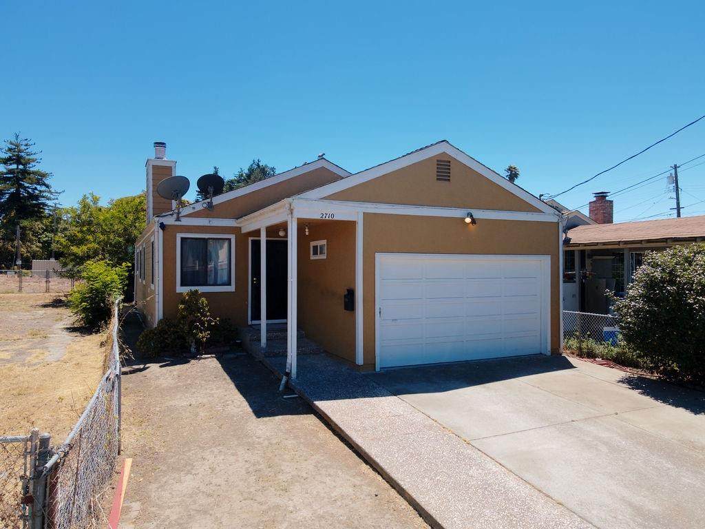 2710 Bush Avenue - Photo 1
