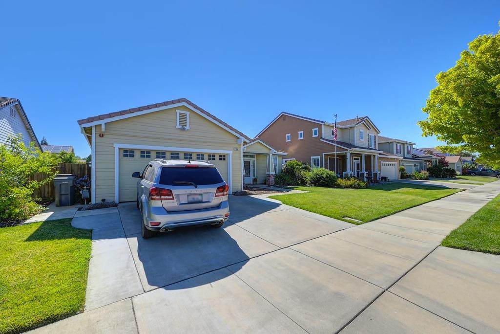 729 Main Street - Photo 1