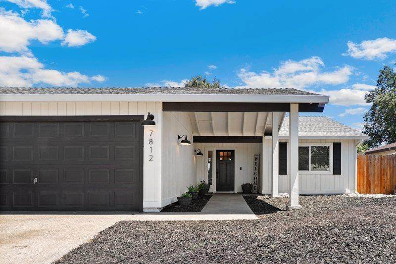 7812 Summerplace Drive - Photo 1