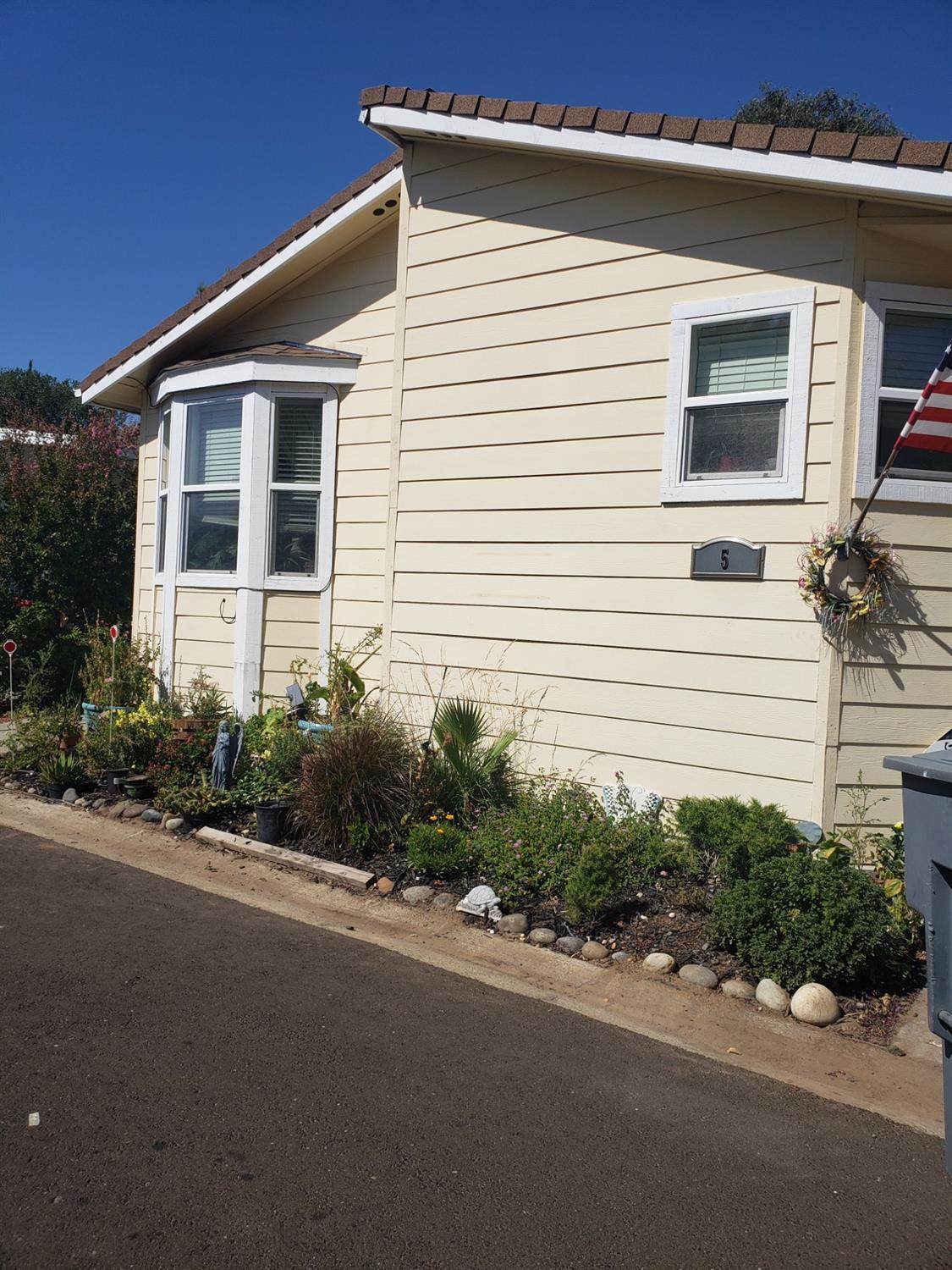 5505 Grove Street - Photo 1