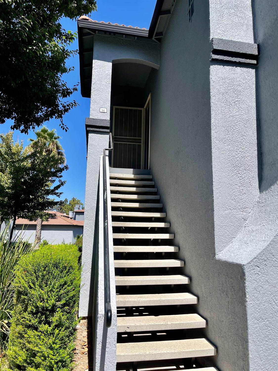 5201 Laguna Oaks Drive - Photo 1