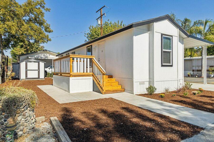 820 S. Chinowth Street - Photo 1