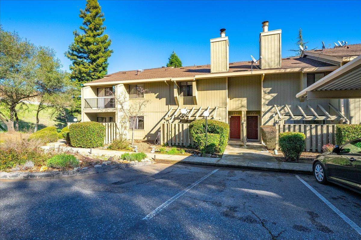 13041 Lincoln Way - Photo 1