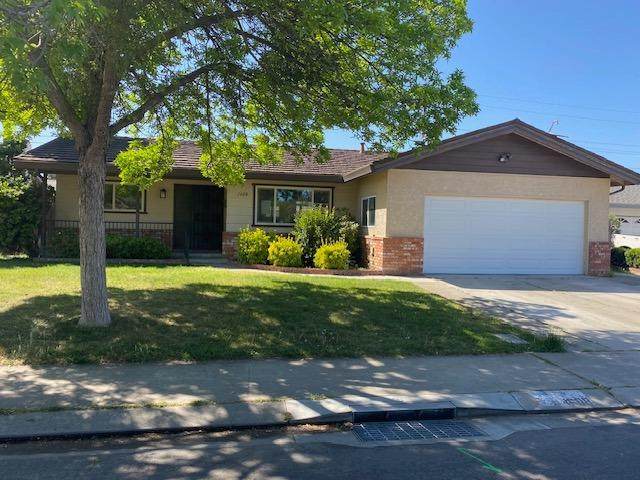 1608 Golden Gate Drive - Photo 1
