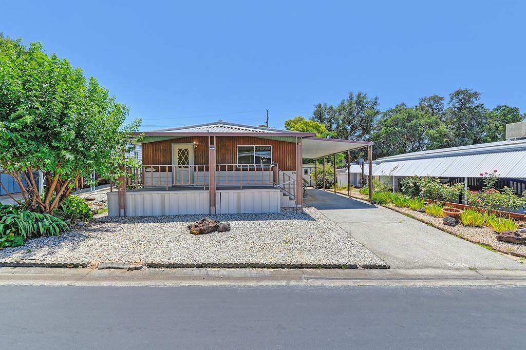 1514 Cottonwood Circle - Photo 1