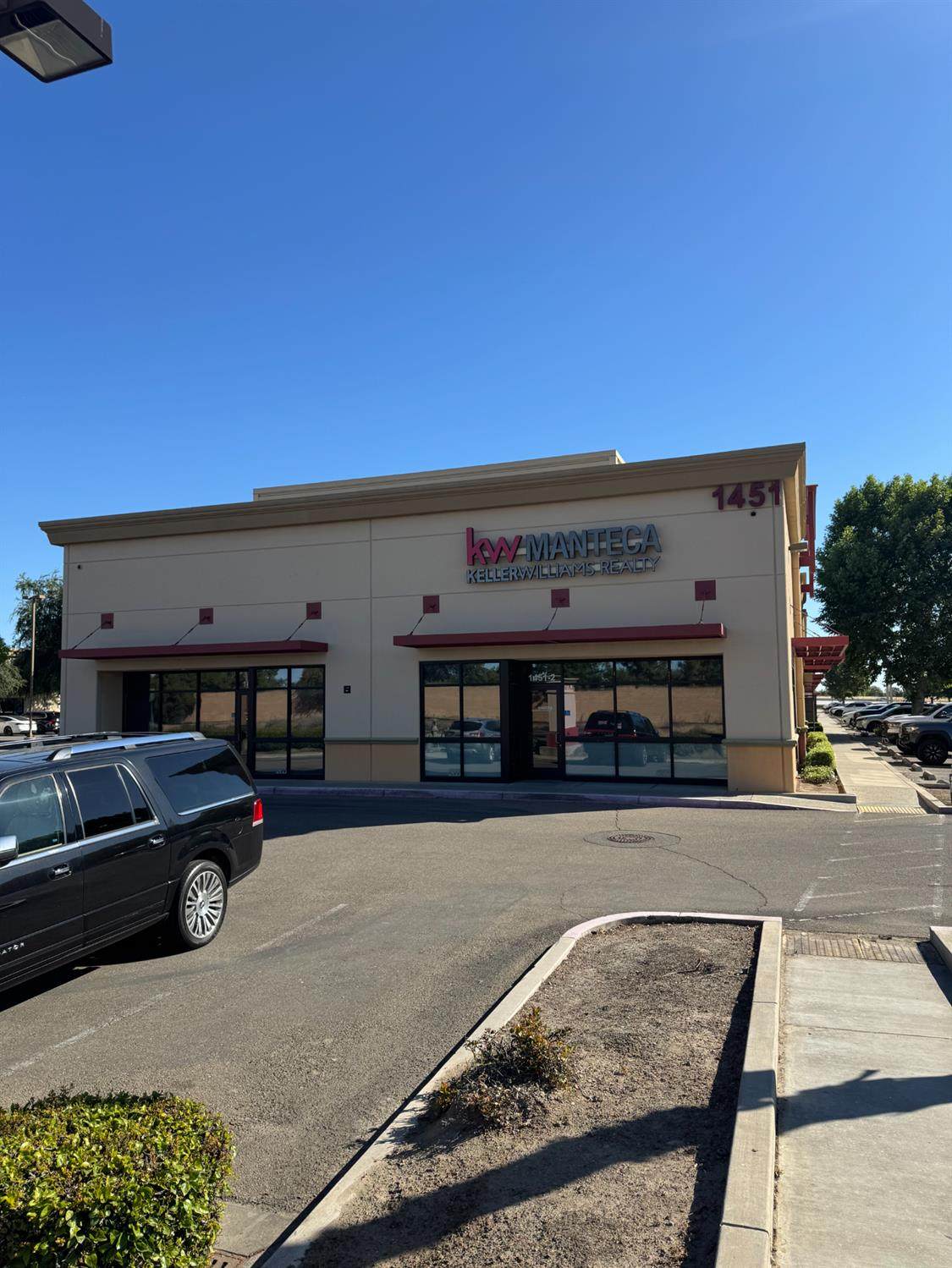 1451 Moffat Boulevard - Photo 1