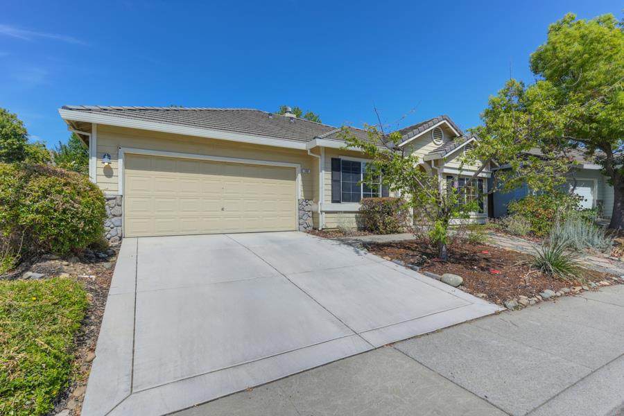 109 Cobble Ridge Drive - Photo 1