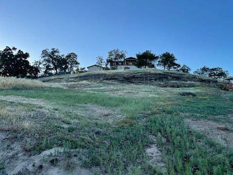 3951 Lakeview Drive - Photo 1