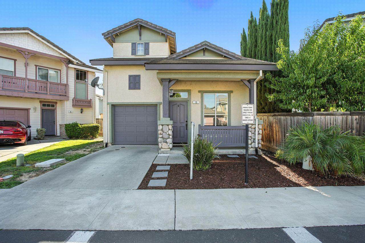 10 Hertford Circle - Photo 1