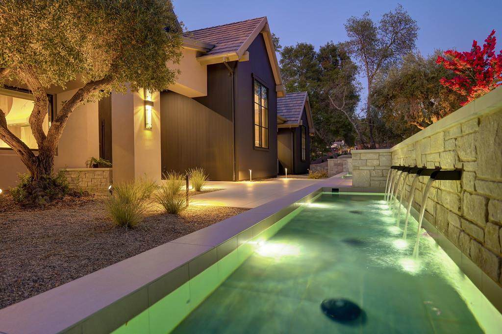 https://bt-photos.global.ssl.fastly.net/sacramento/orig_boomver_1_560898986-2.jpg