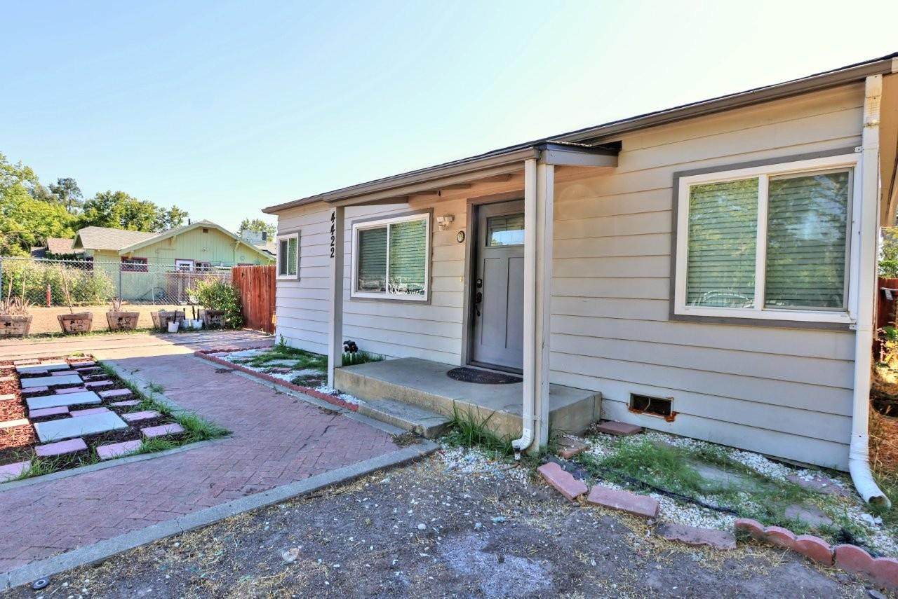 4422 52nd Street - Photo 1