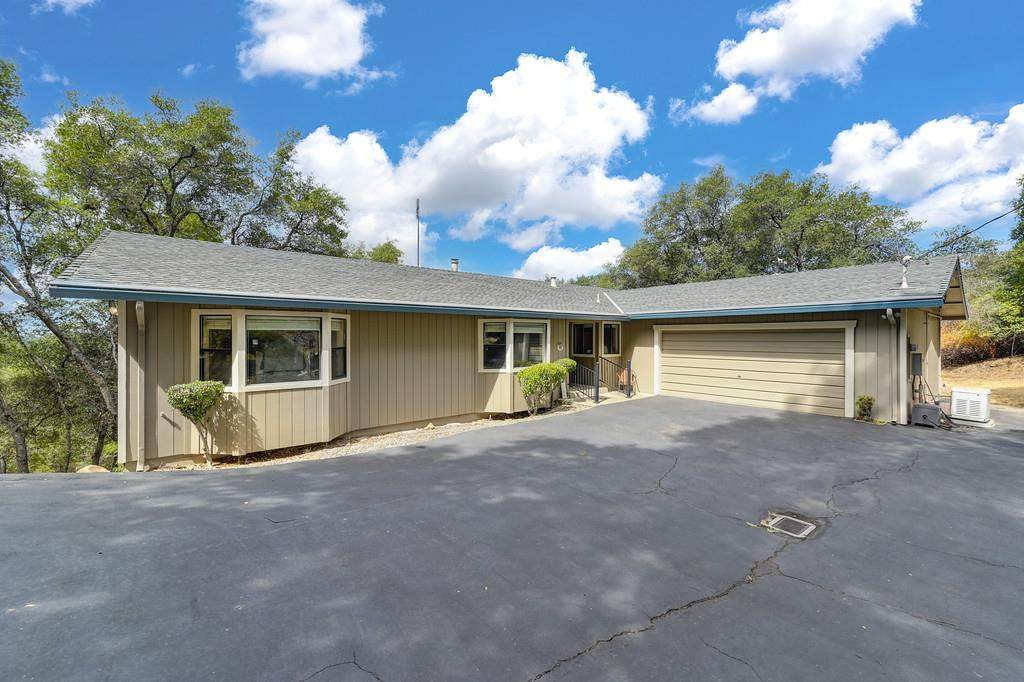 3904 Sunshine Court - Photo 1