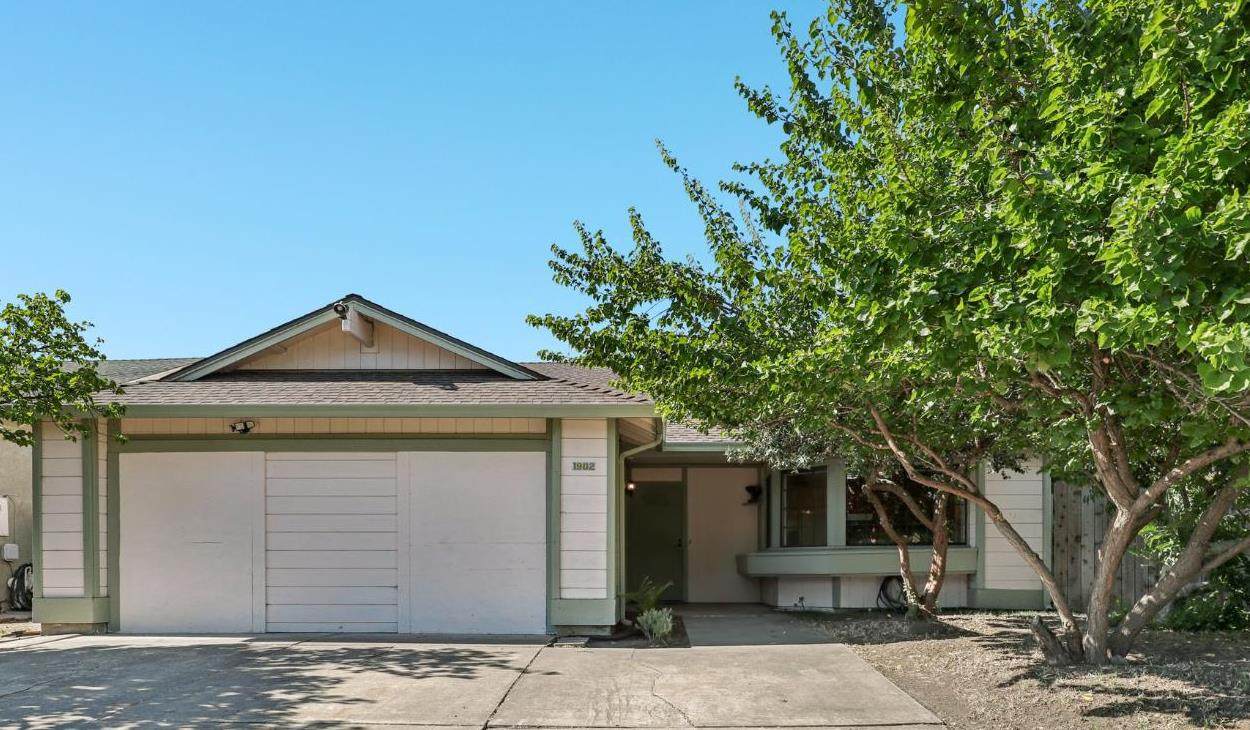 1902 Shameran Street - Photo 1