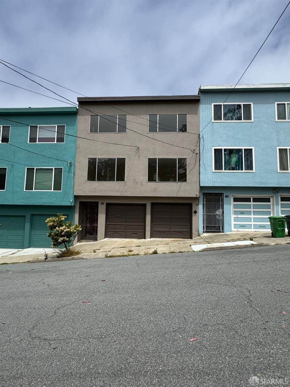873 University Street - Photo 1