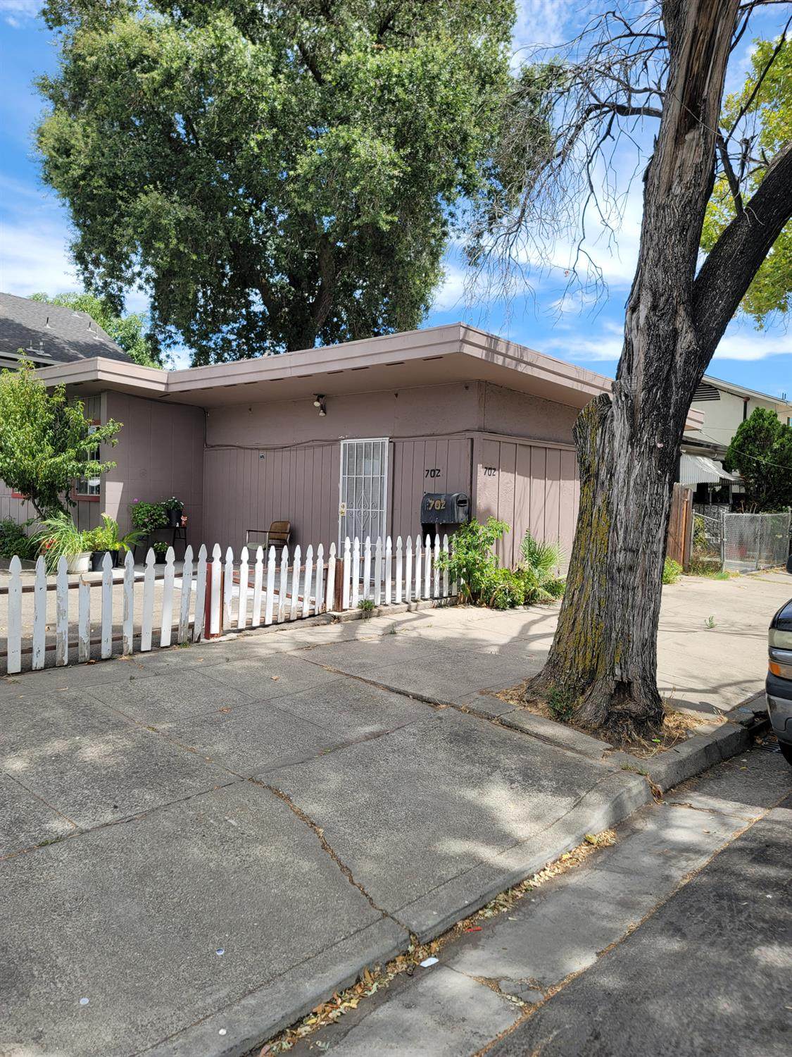 https://bt-photos.global.ssl.fastly.net/sacramento/orig_boomver_1_560902585-2.jpg