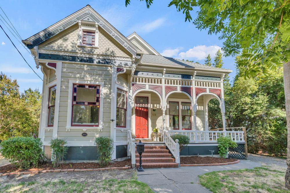531 2nd Street - Photo 1