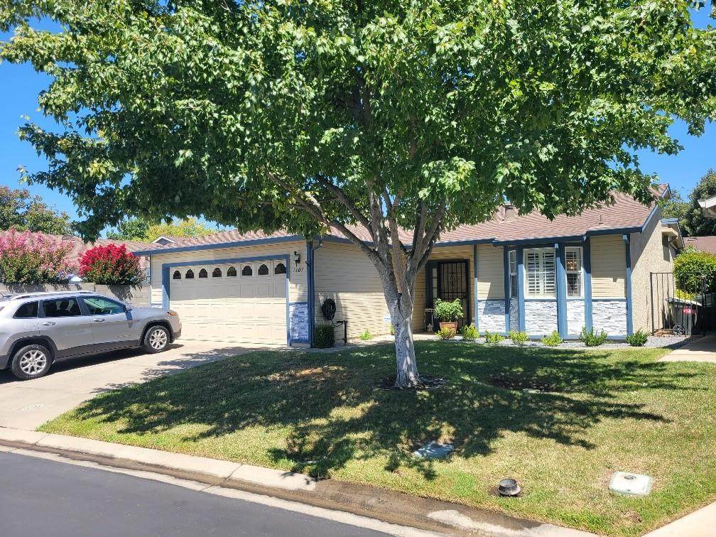 7407 Sunborough Lane - Photo 1