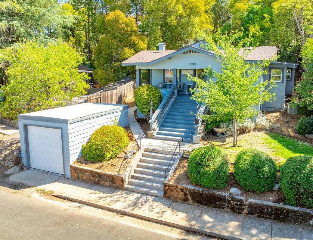 143 Hillmont Avenue - Photo 1