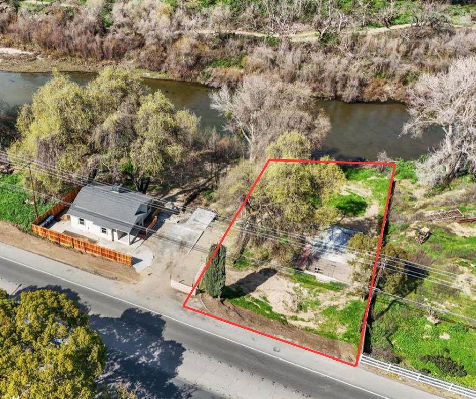 1537 Hatch Road - Photo 1