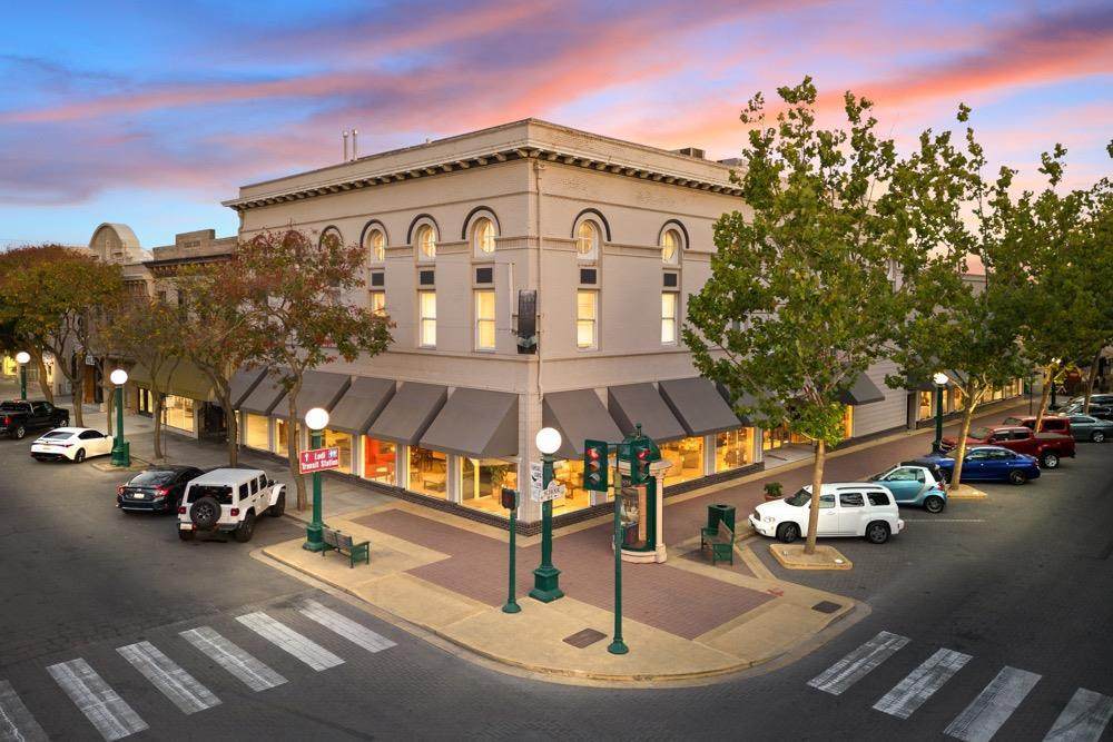 10 School Street - Photo 1