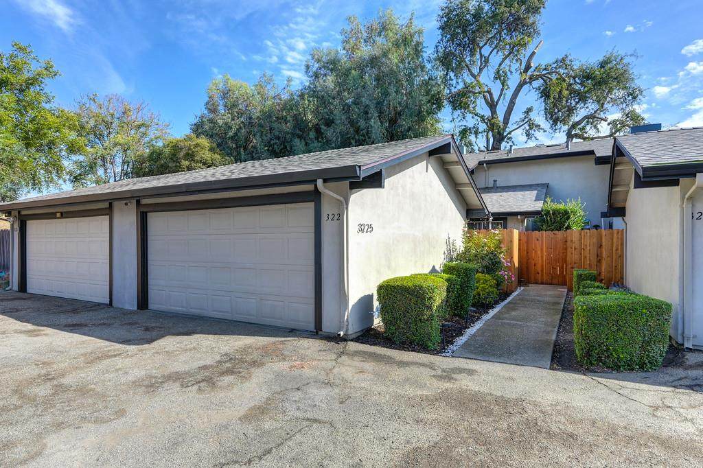 3225 De Ovan Avenue - Photo 1