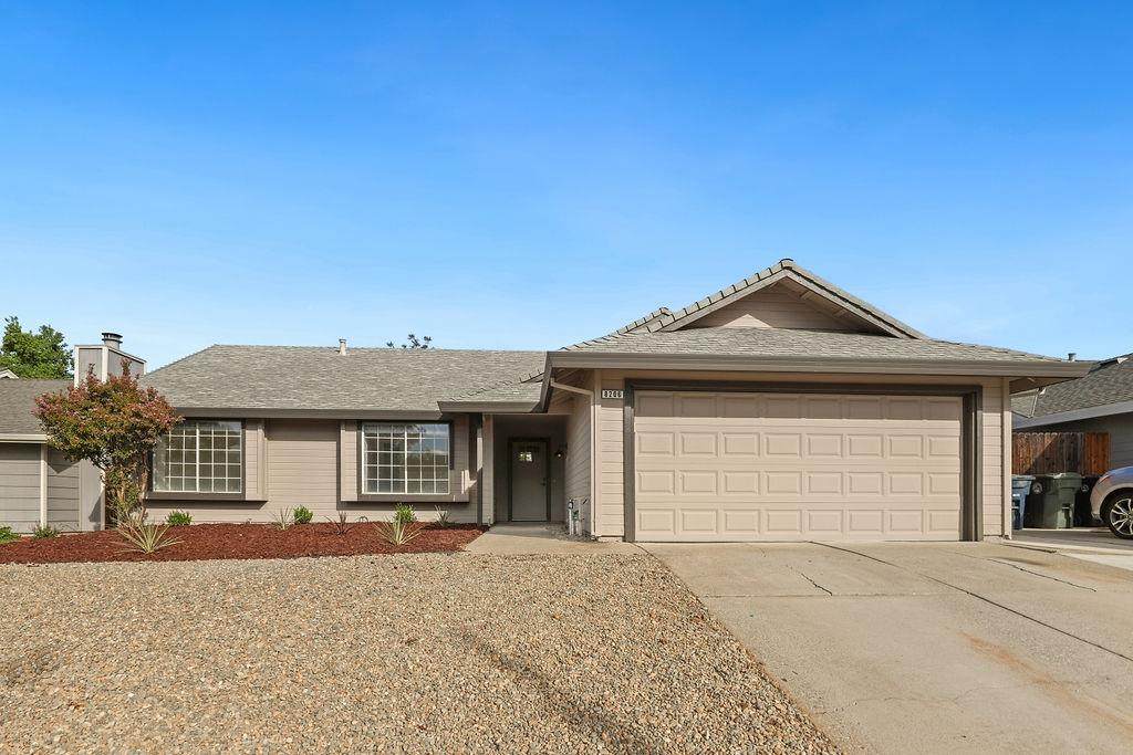 8206 Peregrine Way - Photo 1