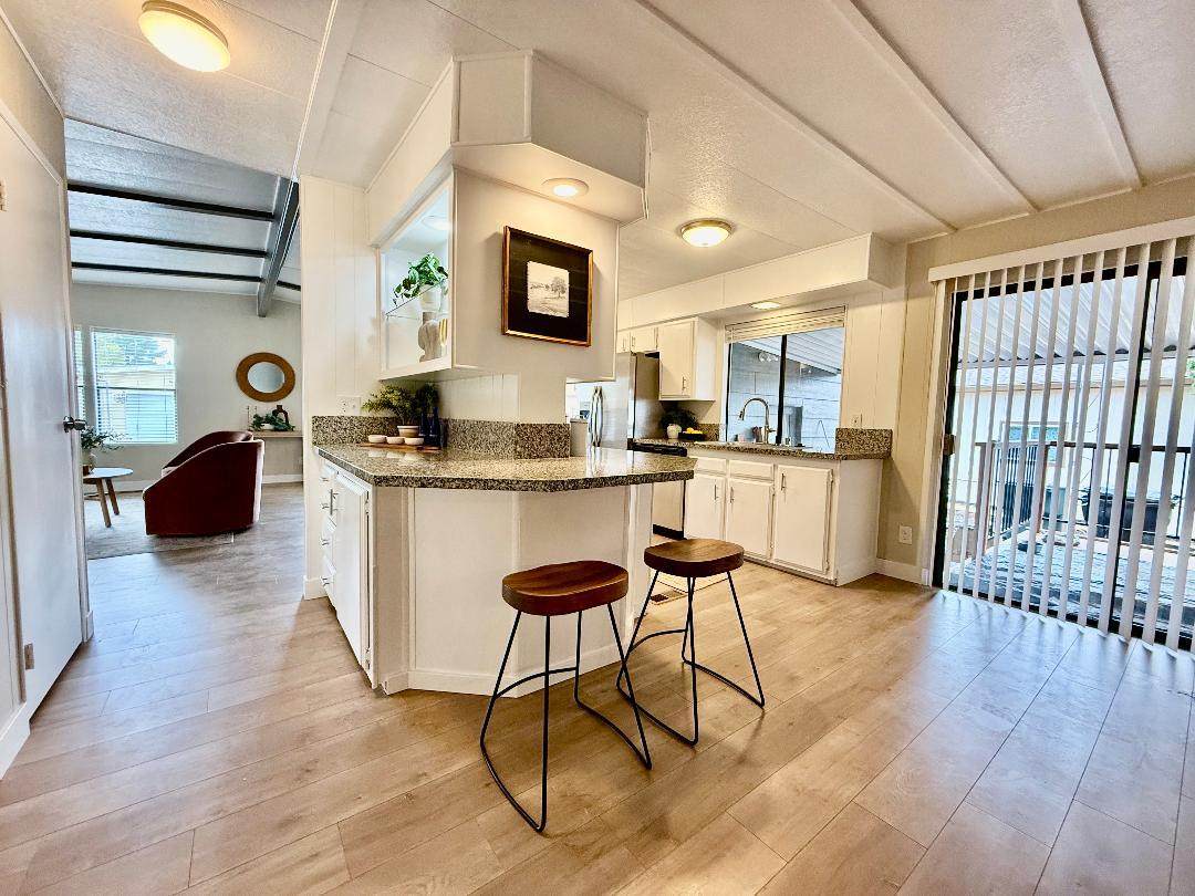 240 Lafayette - Photo 1